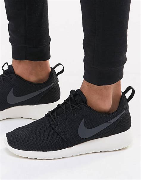 Schwarze Nike Roshe Run online kaufen 